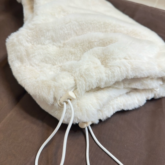 Love Tree Ivory Faux Fur Jacket - Picture 2 of 6